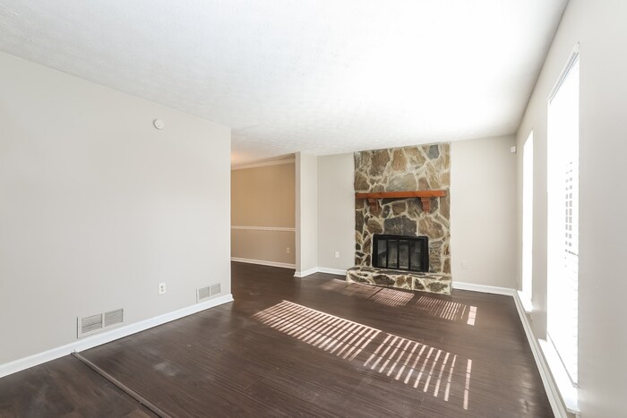 Building Photo - 4473 Fowler Ln