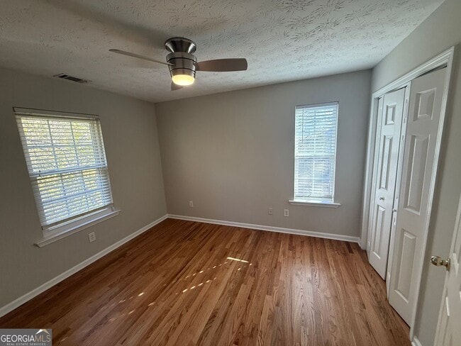 Building Photo - 27 Montgomery St NE