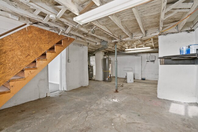 Building Photo - 803 Vermont Ave
