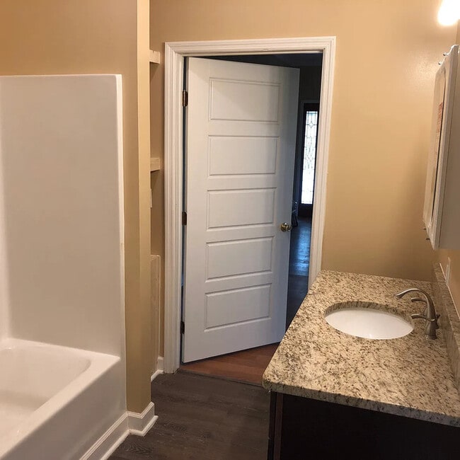 Building Photo - 123 N Norris Dr