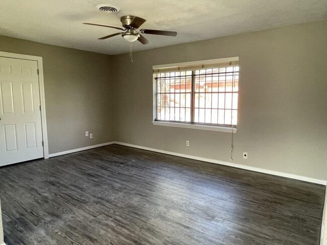 Building Photo - 4114 Ebbtide Dr