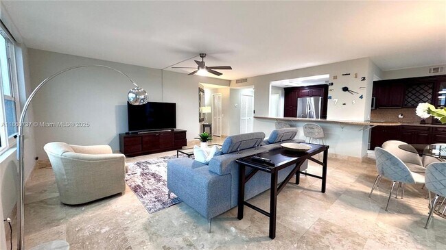 Building Photo - 3505 S Ocean Dr
