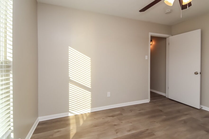 Building Photo - 8506 Deer Meadow Dr