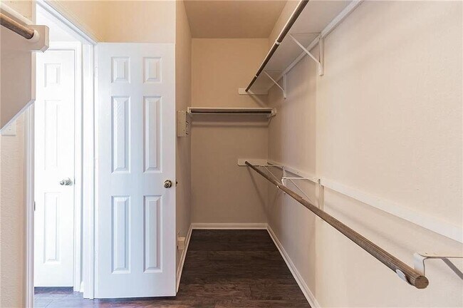 Building Photo - 5908 Taylorcrest Dr