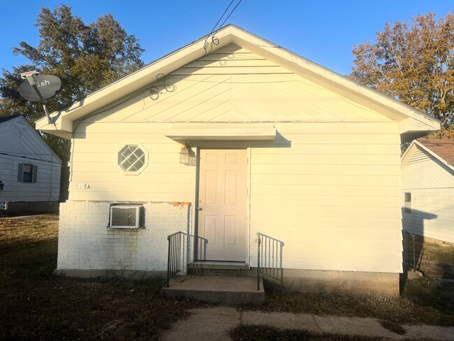 Primary Photo - Newly Renovated Duplex