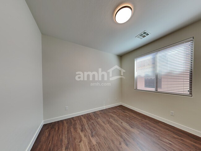 Building Photo - 7656 Mallard Bay Ave