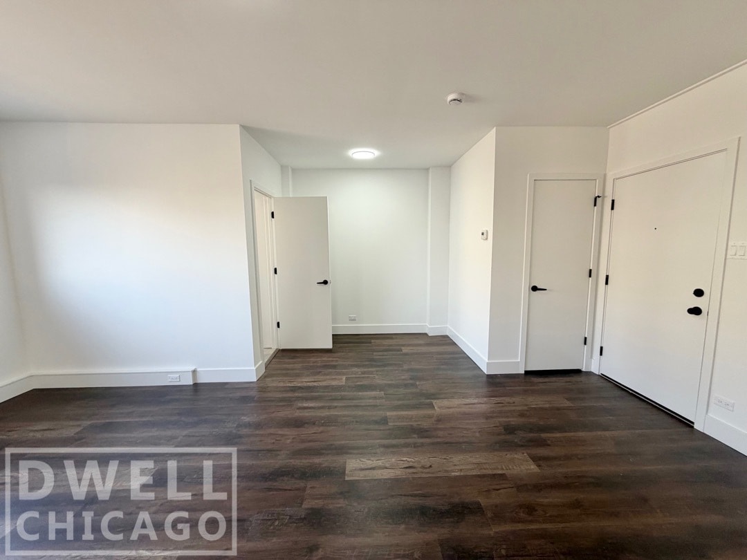 Building Photo - 5634 N Clark St