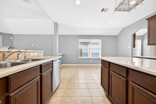 Building Photo - 24822 Diamond Run Ct