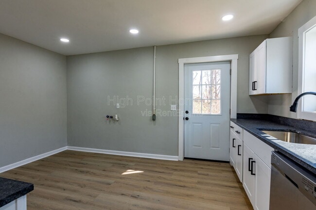 Building Photo - 3312 Tarlton Ave