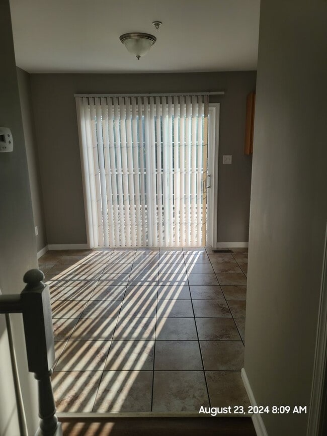 Building Photo - 3 Bedroom Townhouse For Rent in Waynesboro