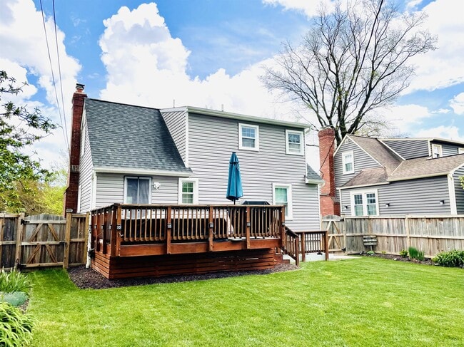 Building Photo - 2902 Meadow Ln