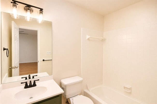 Building Photo - 8807 Springmail Cir