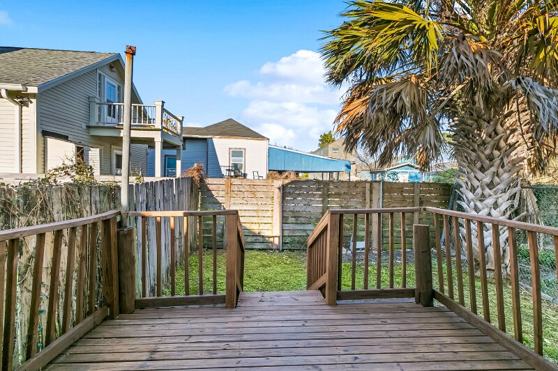 Building Photo - 1831 St Ann St.