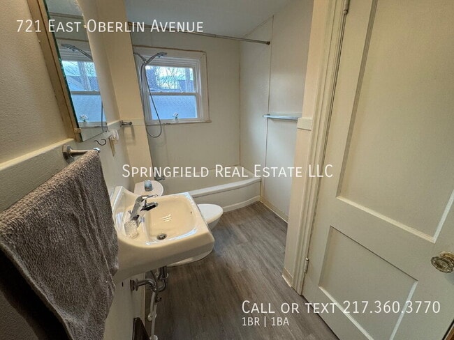 Building Photo - 721 E Oberlin Ave