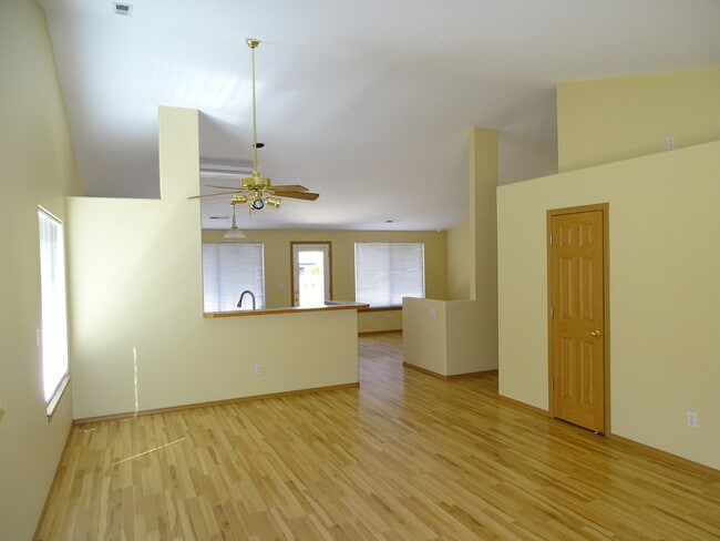 Building Photo - 2917 NW Watkins Ct