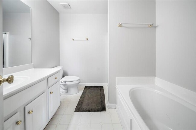 Building Photo - 156 Stoneforest Dr