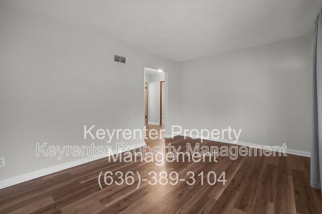 Building Photo - 1045 N New Florissant Rd