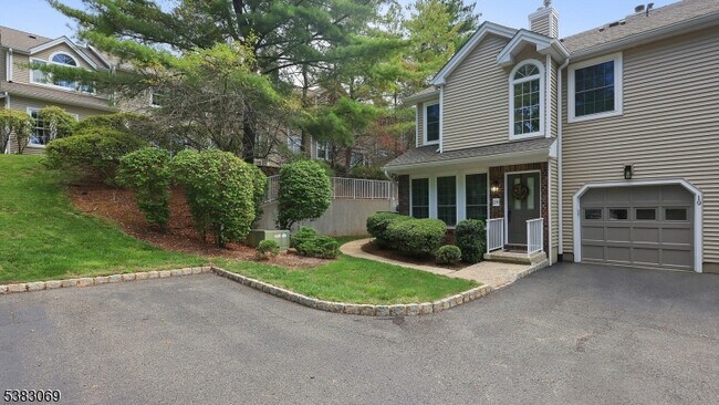 Building Photo - 19 Quail Brook Ct