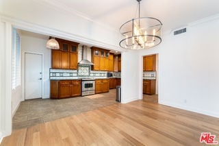 Building Photo - 125 S Elm Dr