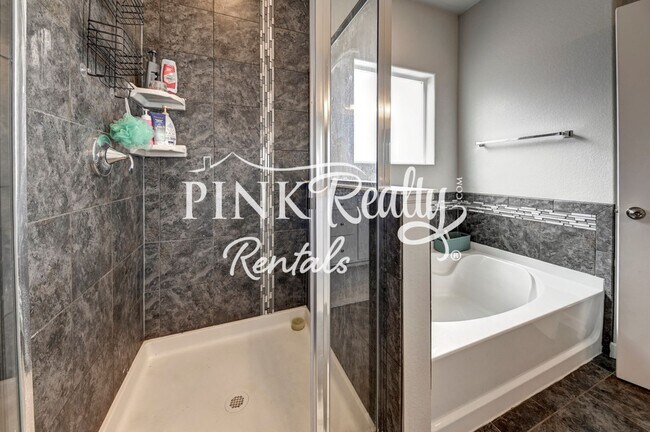 Building Photo - 1407 Grand Overlook St