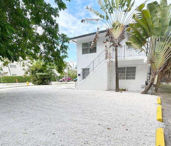 Building Photo - 2635 SW 24th Ave