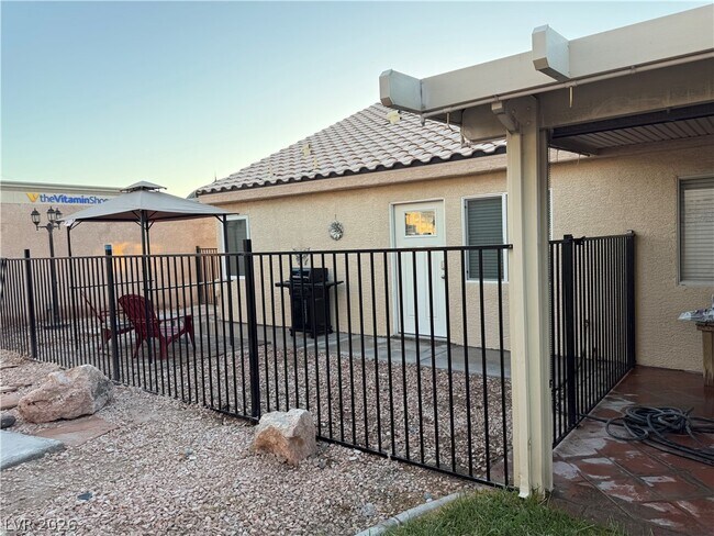 Building Photo - 2749 Canarsy Ct