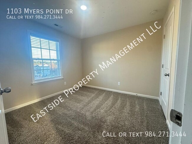 Building Photo - 1103 Myers Point Dr