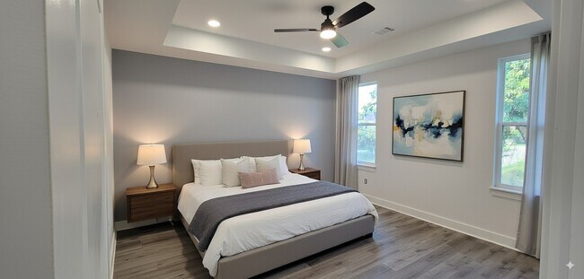 Building Photo - 4922 Hoover St