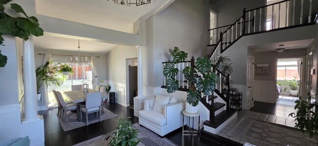 Building Photo - 430 Guinevere Ct