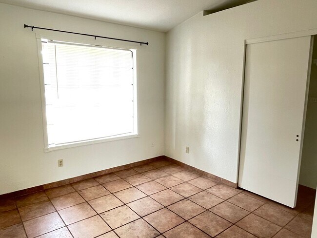 Building Photo - 1609 N Longmore St