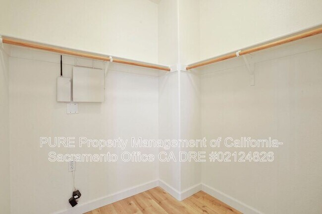 Building Photo - 8292 Crystal Walk Cir