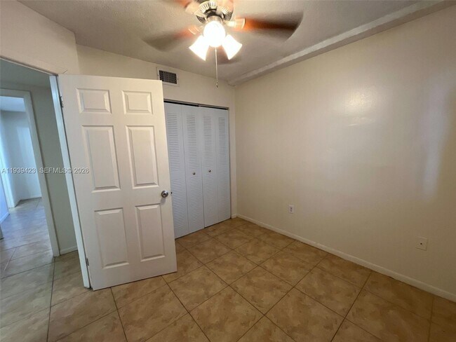 Building Photo - 5300 W 21st Ct