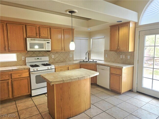 Building Photo - 7883 Salt Spray Ct