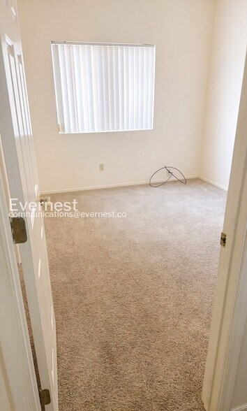Building Photo - 931 W Antelope Creek Way