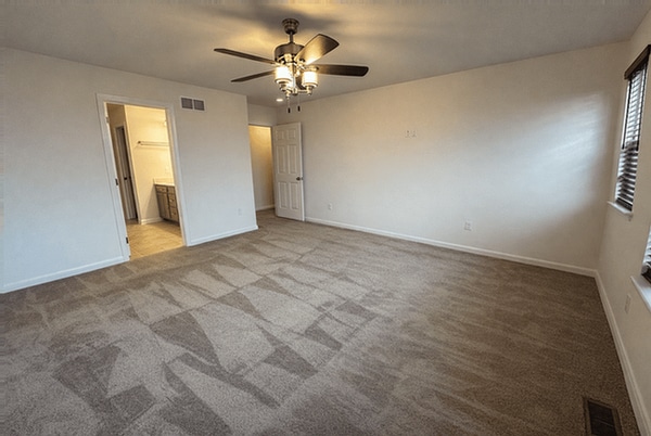 Building Photo - 360 Honey Tree Wy