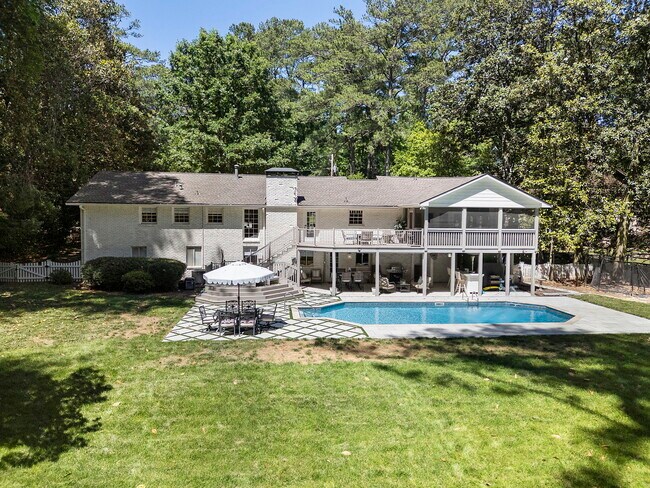 Building Photo - 4470 Chatworth Ct NE