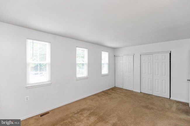 Building Photo - 14084 Fallbrook Ln