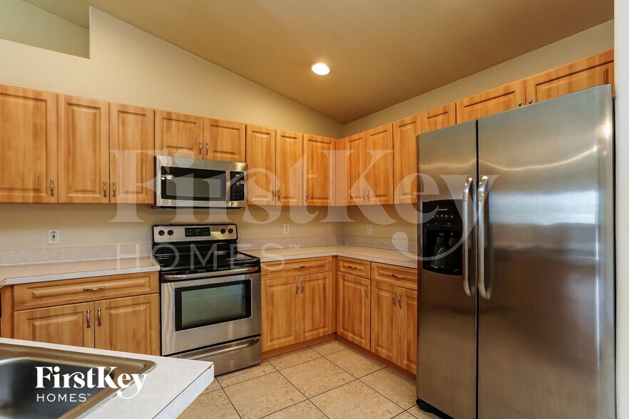 Building Photo - 4302-4312 12th St W