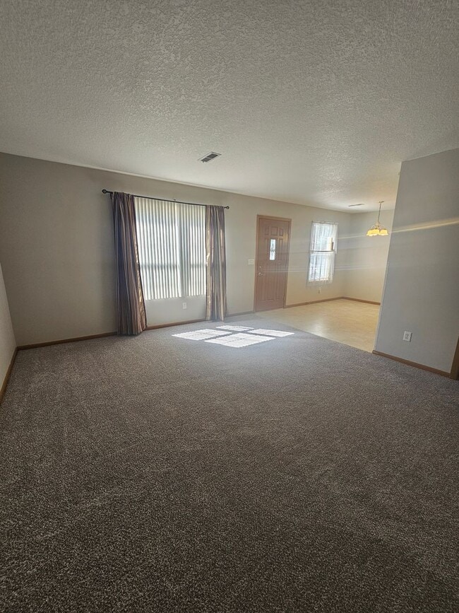 Building Photo - There is a $25 fee per application and eve...