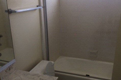 Main bathroom - 901 N Cedar St