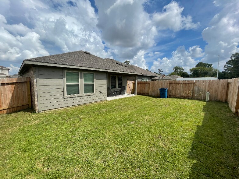 Building Photo - 2434 Moraine Vly Dr