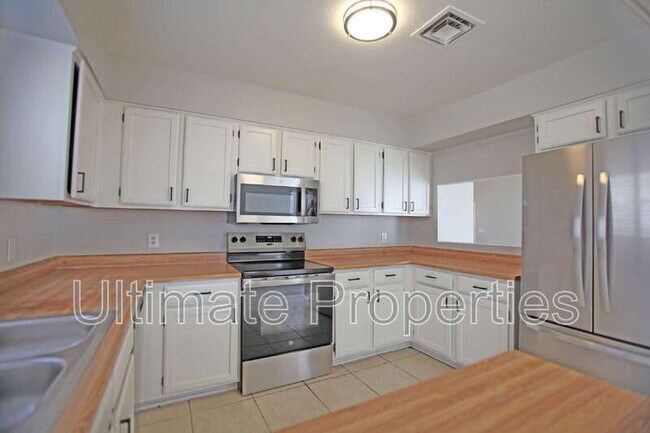 Building Photo - 8514 W Corrine Dr
