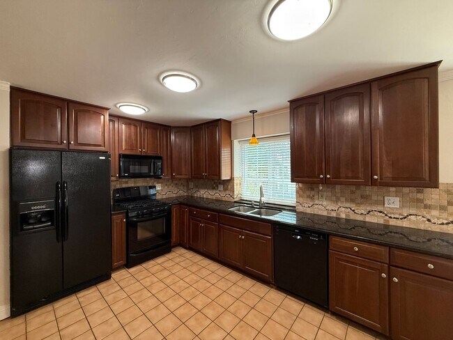 Building Photo - Serene 2BD/2BA End Unit Condo in Carmel Valley with Built-in BBQ, Community Pool & Detached Garage
