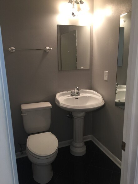 Master Half Bath - 4912 Angelia Dr