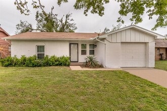 Building Photo - 13817 N Everest Ave