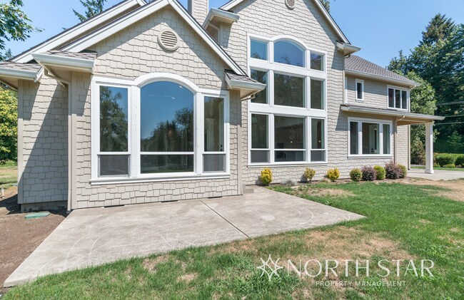 Building Photo - Executive Custom Home with River View on Acreage in West Linn