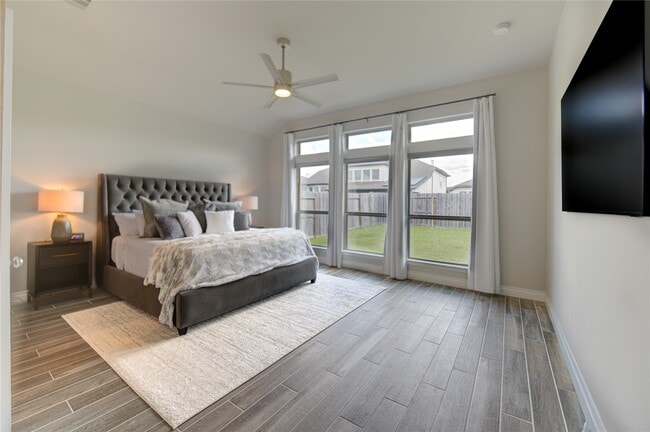 Building Photo - 1930 Creekwood Cv