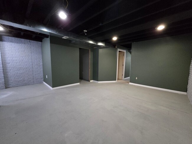 Building Photo - 3524 Shepard Rd