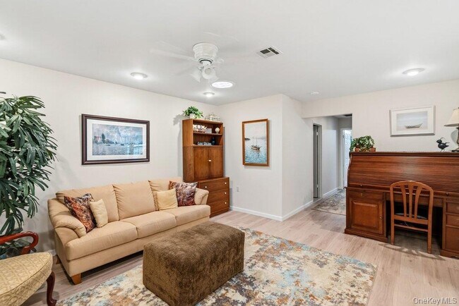 Building Photo - 21 Revere Dr