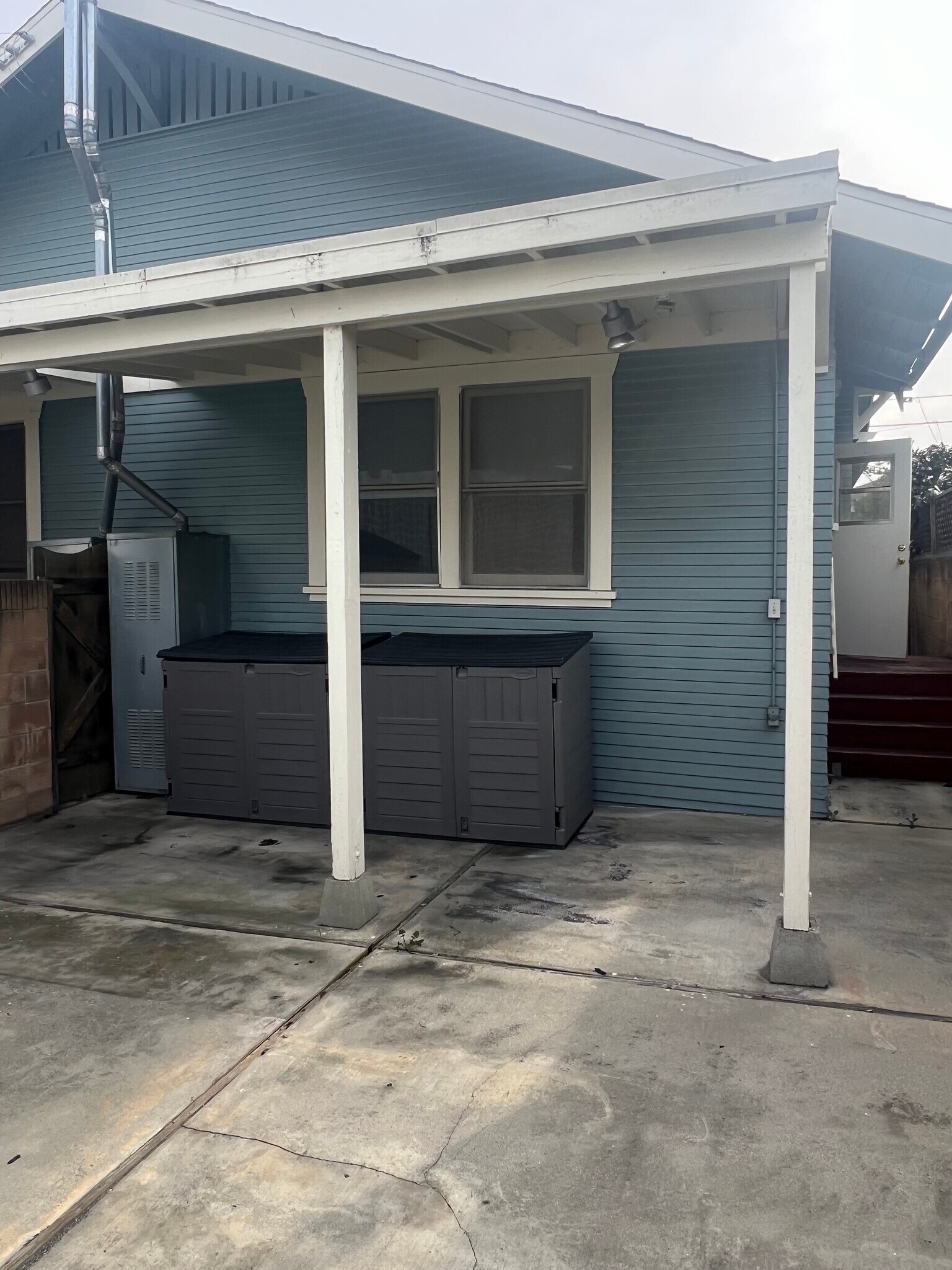 Building Photo - 640 W 16th St